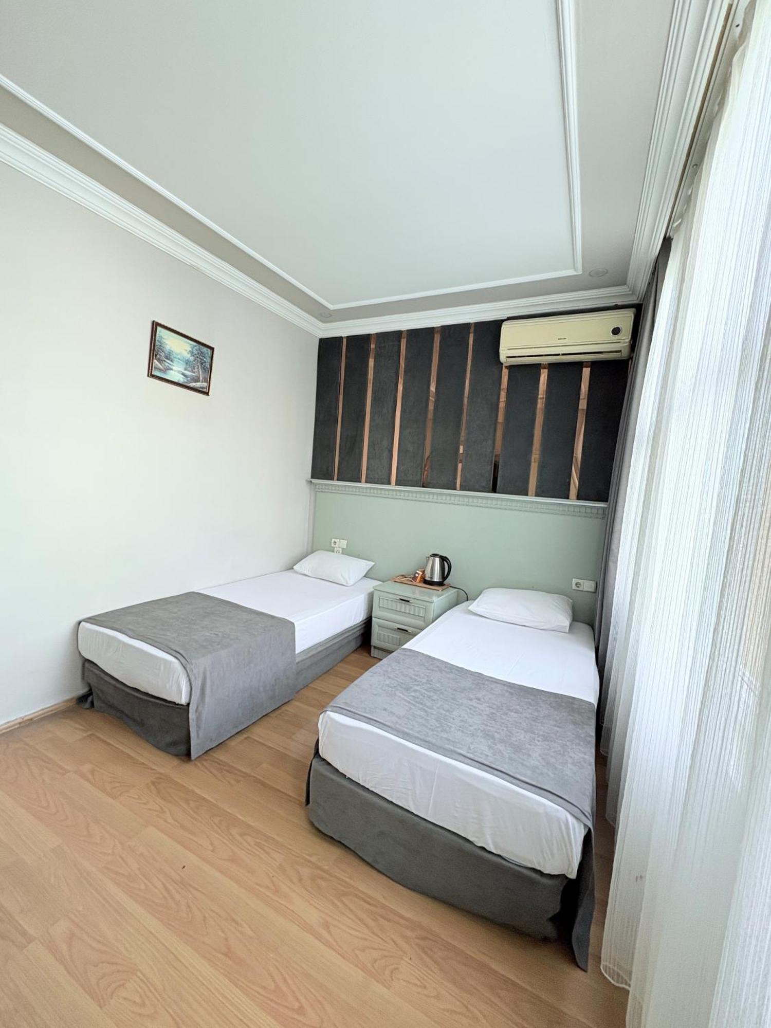 Grand Hurriyet Hotel Istanbul Bagian luar foto