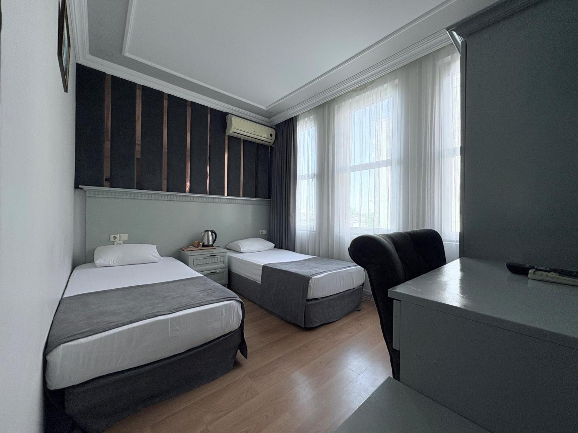 Grand Hurriyet Hotel Istanbul Bagian luar foto